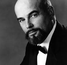 Mimi France's Instagram, Twitter & Facebook