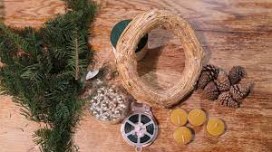 En pâte à sel, la couronne de l'avent préférera rester à l'intérieur, posée sur. Pas A Pas Fabriquer Une Couronne De L Avent M6 Deco Fr