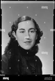 Ronald Woolf's Instagram, Twitter & Facebook