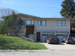 2212 Gilbert Ave Missoula Mt 59802 Mls 21911011 Zillow Tree House Designs Estate Homes Missoula