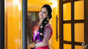 Chithuvj Engagement Look Mullai Happy Sharing By Dks Facebook பாவாடை தாவணியில் விதவித போஸ்.சித்து வெளியிட்ட நான் ஸ்டாப் போட்டோசூட் ! chithuvj engagement look mullai