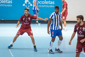 O handebol (ou andebol) é um esporte coletivo que envolve passes de bola com as mãos. Victor Iturriza Continuamos Victoriturizza4 Fcporto Somosporto Facebook