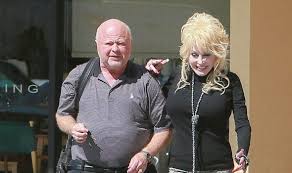 Dolly parton was spotted out with a mystery man despite being married for nearly 53 years to husband carl dean. Dolly Parton Has New Revelation About Her Long Marriage