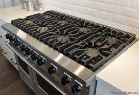 Burner assembly for the rare 414 gas stove with electronic ignition. 8 Burner Gas Cooktop On Professional Viking 5 Series Range White Kitchen Kitchen Kitchen Remodel Idea