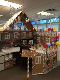 Decorating the office during the holiday season is a great way to lighten up the mood, embrace festivities, and bringing all the employees together. Office Building Christmas Decorations Novocom Top