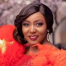 Linda Corl's Instagram, Twitter & Facebook