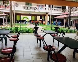Kolej kediaman keempat, universiti malaya yang juga dikenali dengan nama kolej kediaman bestari telah ditubuhkan pada bulan ogos 1963. Kolej Pendeta Za Ba