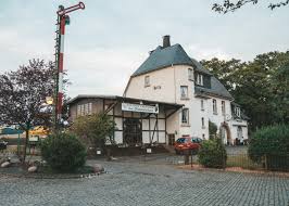 Checkpoint charlie, reichstagsgebäude, brandenburger tor, hackesche höfe uvm. Edersee Urlaub Die Schonsten Sehenswurdigkeiten Ausfluge