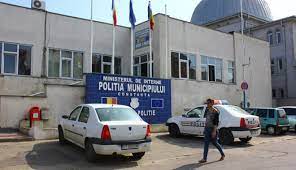 | secția 3 poliție, în căutarea cerșetorilor. Trei SecÈ›ii De PoliÈ›ie IÈ™i MutÄƒ Sediul SÄƒ FacÄƒ Loc Sri Ului Cuget Liber