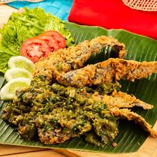Inspirasi Resep Hari Ini: Resep Lele Geprek Sambal Ijo Resep Lele Geprek Sambal Ijo mampu jadi pilihan menu enak ikan lele. Ini juga bisa jadi ide kreasi untuk usaha pecel lele. Tinggal