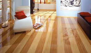 Sonrasında üzerine pudra dökülür ve eter, tiner (neft), aseton gibi ürünlerden yararlanılarak yüzey temizlenir. Evin Ahsap Zeminine Zarar Veren Hareketler Pratik Bilgiler Haberleri