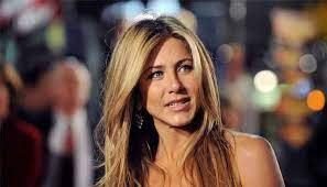 Jennifer spent a year of her childhood living in greece with her family. Jennifer Aniston And Courteney Cox Team Up To Create Awareness About Pandemic
