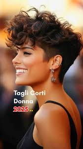 ✂️Tagli Capelli Donna 2025, Collezioni Internazionali, Richiedi consulenza  gratuita, ☎️0818706197📱3397353918, Corso Alcide De Gasperi 75,  Castellammare di Stabia