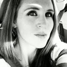 Amanda Lanter's Instagram, Twitter & Facebook