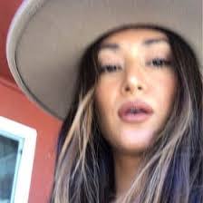 Denise Verdin's Instagram, Twitter & Facebook