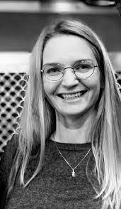 Elaine Vant's Instagram, Twitter & Facebook