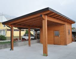 Pergolato e tettoia in legno lamellare con tende mobili e copertura in. Arredamento Esterno