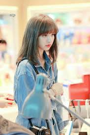 Heh Lolly Xd In 2020 Blackpink Lisa Blackpink Wallpaper Blackpink Lisa Follow the vibe and change your wallpaper every day! pinterest