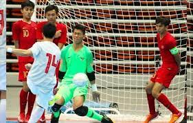 Untuk prosedur protes, setiap tim wajib membayar uang protes sebesar 50.000 rupiah dan mengajukan surat pernyataan protes ber materai 6000. 12 Peraturan Permainan Futsal Dan Penjelasannya Okezone Bola