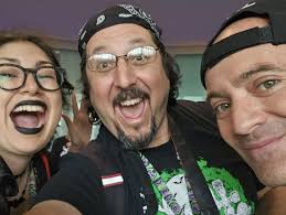 DAY 2 (PT.1) of @midsummerscream WAS AMAZING🤩🙌🏼🎃🖤👻 OH OUR SPOOKY  HEARTS WERE SO HAPPY To be Reunited with you All🤩🙌🏼👻🎃We are so  grateful to have scared today with @hauntress.xx ! We cant