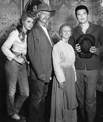 Donna Douglas The Fairest Beverly Hillbilly Dies At 82 The New York Times