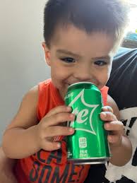 Vanessa Nicole Tena (@vanessanicole_t)