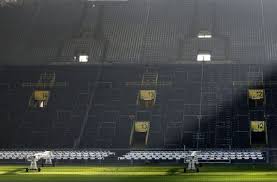 Beim heimspiel des bvb gegen mainz stirbt ein fan nach einem herzinfarkt im stadion. Weiteres Geisterspiel In Der Bundesliga Auch Partie Dortmund Gegen Schalke Ohne Publikum Fussball Stuttgarter Nachrichten