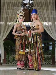 Raksasa wiwaha dan paisaca wiwaha. Indah Dan Penuh Makna Ini 10 Prosesi Pernikahan Adat Jawa Lifestyle Fimela Com