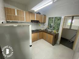 It is fully furnished to a high standard and the fully equipped kitchen is ideal for entertaining your dinner party guests. 3 Bedroom 2 Bathroom Apartment Flat For Rent At Bayu 2 Small Pet Only Roomz Asia