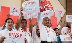 Pakatan harapan has achieved a simple majority in parliament to form the next federal government, election commission chairman tan sri mohd hashim abdullah announced today. Harapan Terkapai Kapai Tunai Janji 100 Hari