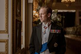 A painting of prince philip, duke of edinburgh, set in the grand corridor at windsor castle. Who Plays Prince Philip In The Crown Series 3 Tobias Menzies Beat David Tennant And Hugh Laurie To Win The Part