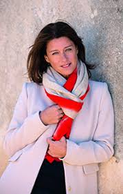 Depuis septembre 2014, l'émission est présentée deux ou trois fois par mois par carole gaessler. Carole Gaessler Biographie Et Bibliographie Beaux Livres Le Chene E P A