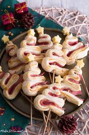 Viele leckere rezepte zum thema blätterteigtaschen herzhaft bei foodtempel. Herzhafte Tannenbaume Rezept Fingerfood Zu Weihnachten Makeitsweet De