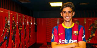 Since his debut, trincão played 40 games for braga's first team, scoring nine goals, and during his last season for the club he established. Baru Diperkenalkan Barcelona Trincao Langsung Desak Lionel Messi Bertahan Bola Net