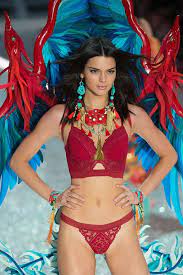 And boy does it show. 13 Moves Kendall Jenner Does To Get The Body She Has Now