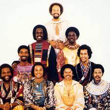 Philip bailey (percussion), verdine white (base), ralph johnson, larry dunn (keyboard) and al mckay (guitar). Earth Wind Fire How Maurice White Made A Force For Positivity Bbc News