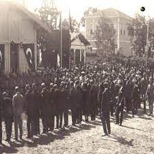 Resimlerde Bile Gozlerimiz Seni Arar Atam Baktigin Her Yere Isik Sacardi Gozlerin Gittigin Her Y Uygarlik Resim Gozler
