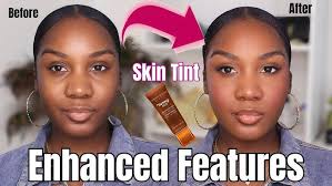 WeWomen visit with New London Pharmacy's Desiree Monroe for Lip Tips