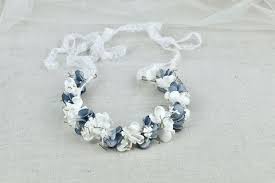 Vestidos para niñas de arras,encontraras lo que buscas y todos sus complementos en la casita de mitos roca. Corona De Flores Comunion O Arras Color Blanco Y Azul Michelle Y Manuela