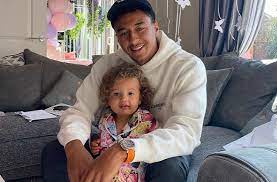John brewin speaks to lingard's former coaches. Jesse Lingard Hanging Out With His Daughter Hope While Waiting On A Move To West Ham Futballnews Com