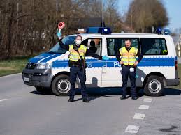Quarantäne für rückkehrer aus risikogebieten. Corona Bayern Lockerung An Grenze Zu Osterreich Seehofer Und Soder Machen Sich Selbst Bild Bayern