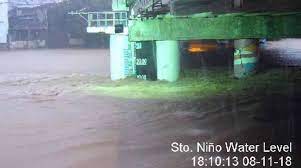 Nov 12, 2020 · the water level at marikina river has reached 19.9 meters, nearing the 21.5 meters it reached during ondoy, after overnight rains brought on by typhoon ulysses. Forced Evacuation As Marikina River Reaches 3rd Alarm