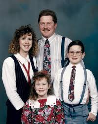 See more ideas about awkward family portraits, awkward family photos, family portraits. 7 Awesomely Bad Family Portraits Gq