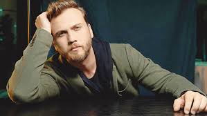 The 2011 recipient of antalya television and televizyondizisi.com awards for his supporting role as mete akarsu in the television series as time goes by. Aras Bulut Iynemli Net Worth Biography Wife Age Height Family Girlfriend Celebnetworth Net
