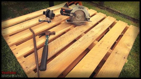 How to BUILD an easy pallet wood FLOOR. - Nikita Maree