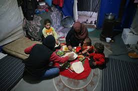 The ramadan moon was sighted on tuesday and thus the holy month will begin on wednesday, april 14, 2021. Syrian Refugees Welcome Ramadan In Dilapidated Camps Daily Sabah