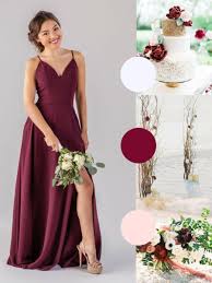 Krem rengi abiye kombini yapılırken genelde ton sür krem rengi elbisenin üstüne hangi renk şal gider sorusunun cevabını detaylı bir şekilde paylaşmak istedik. Murdum Elbise Kombinleri Tarz Kadin