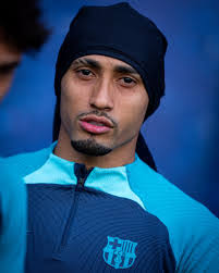 Azizul Bari's Instagram, Twitter & Facebook