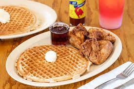 The waffles are smaller, crispier and round with deep pockets in a grid. Veronica Miracle On Twitter I Can T Believe I M Saying This A Mask Less Customer Was Turned Away At Roscoe S Chicken Waffles In Pasadena Tonight So He Came Back With A Gun Held