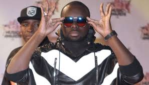 Le documentaire du chanteur de la meme, maitre gims, sera diffusé sur netflix le 17 septembre. Musique Avec Ceinture Noire Maitre Gims S Impose Avec Demesure Dans La Variete Jeune Afrique